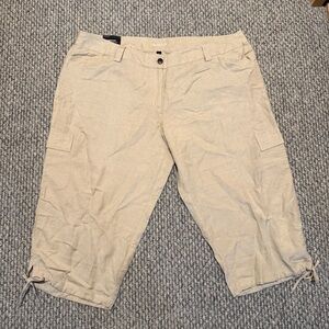 Avenue CARGO POCKET CAPRI CLASSIC FIT linen pants